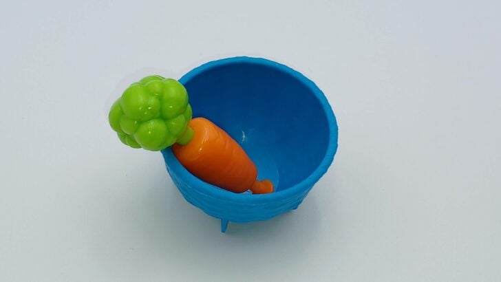 Putting a carrot in a basket in Jumping Jack