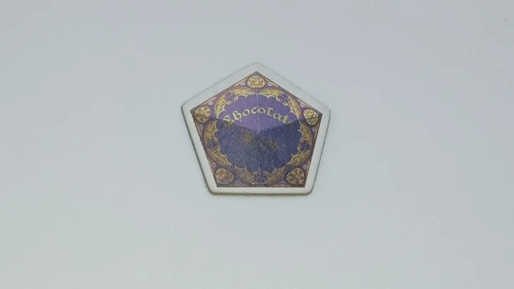 Collecting a Chocolate Frog in Harry Potter Hedbanz