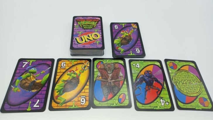 Playing a card in UNO Teenage Mutant Ninja Turtles Mutant Mayhem