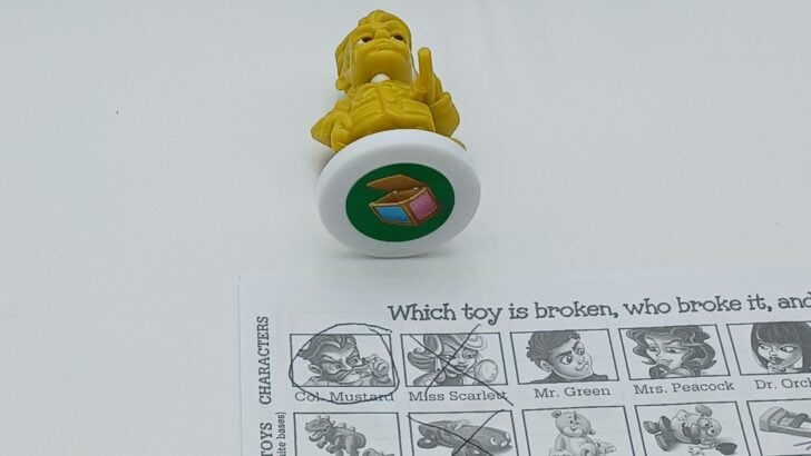 Finding the culprit in Clue Junior Case of the Broken Toy
